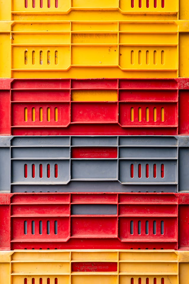 barevné přepravky